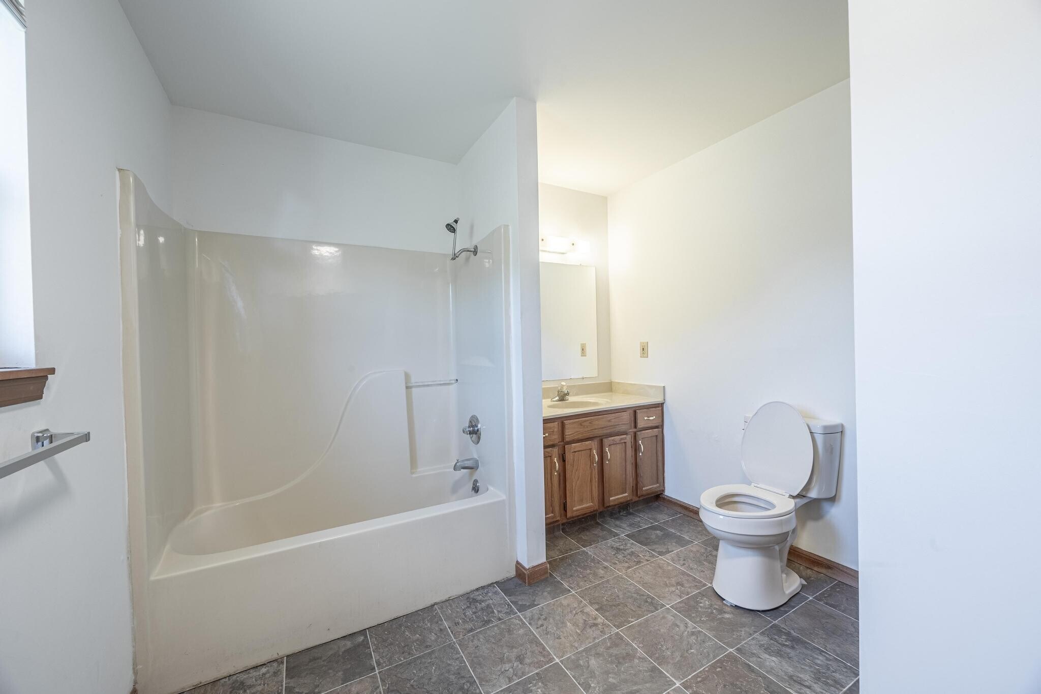 Building Photo - 44 Arlington Ct