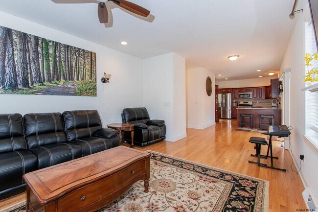 Building Photo - 106 Balsam Way