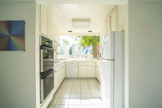 Building Photo - 75810 Altamira Dr