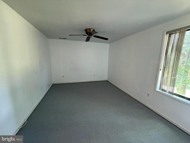 Building Photo - 8709 Hayshed Ln