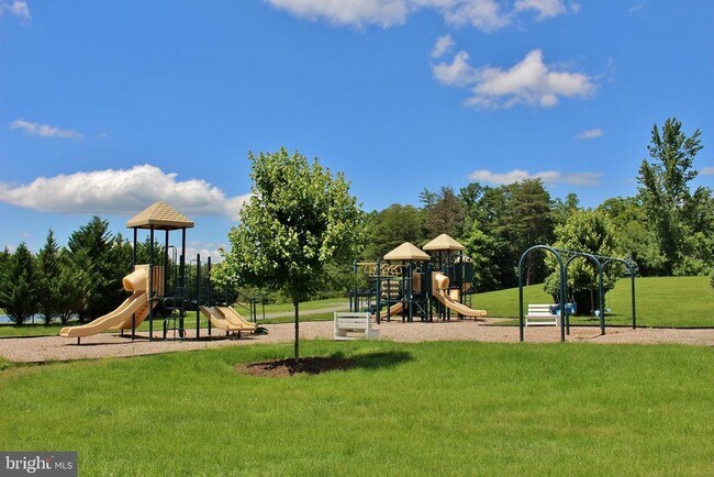 Building Photo - 10714 Kirkland Dr