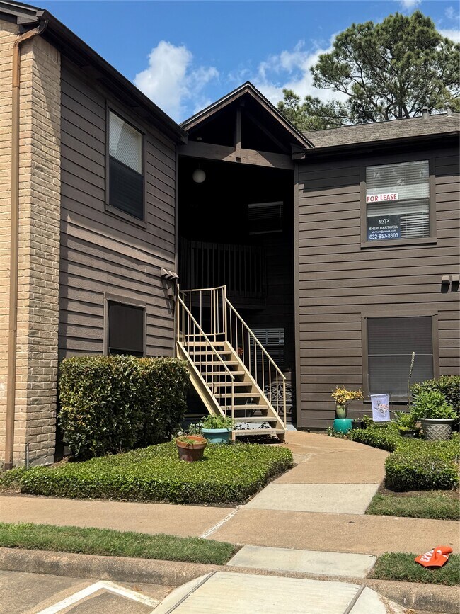 Building Photo - 12755 Mill Ridge Dr