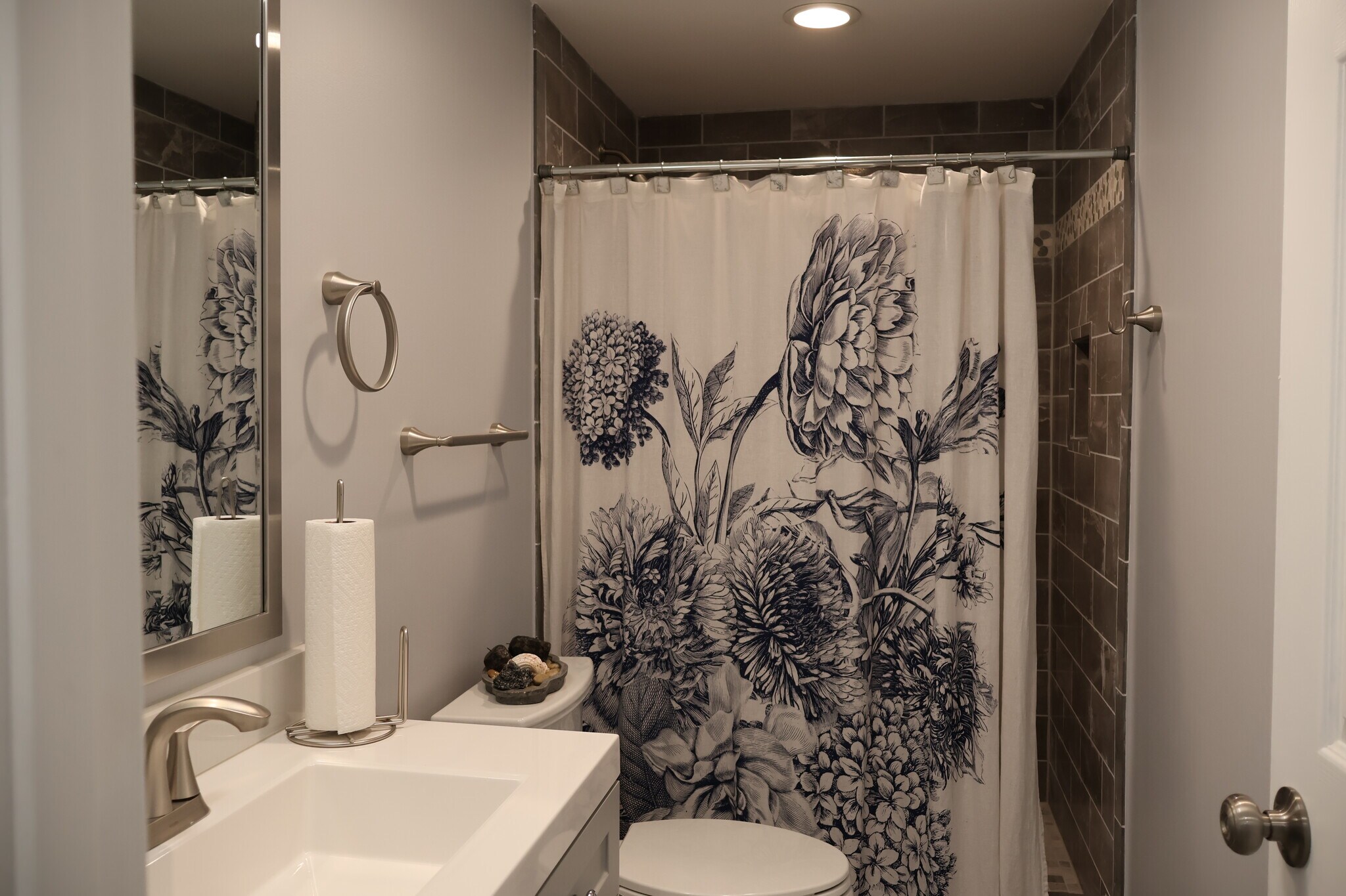 Building Photo - 3497 Castleton Hl