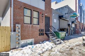 Building Photo - 2234 N Franklin St