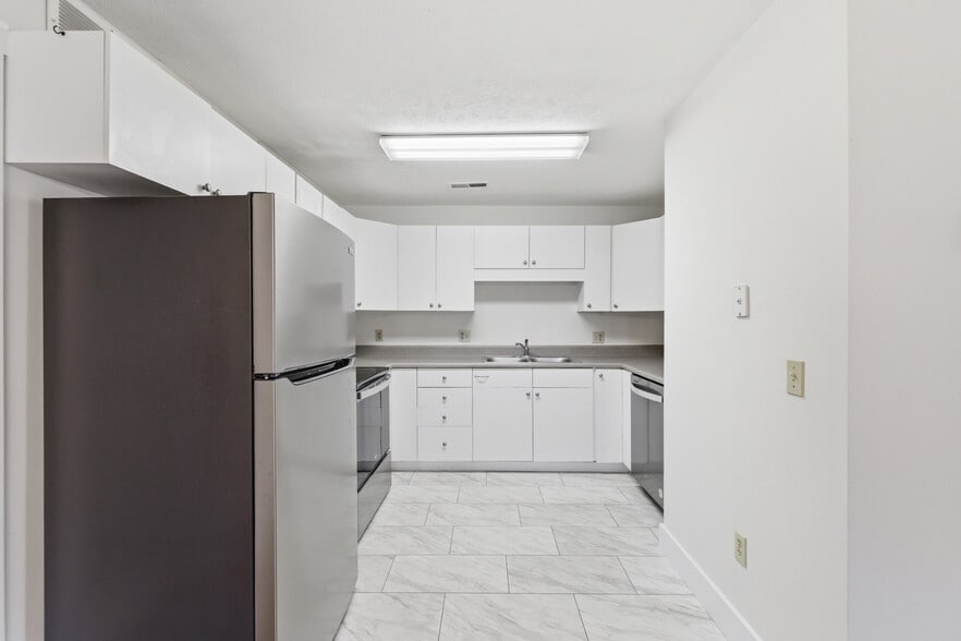 Building Photo - 1921 Ty Way Xing