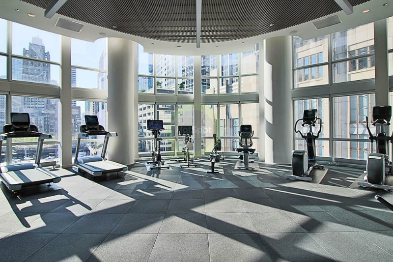 Building Photo - 480 N Park Dr