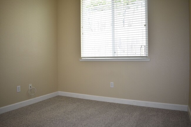 Building Photo - 2312 Petruchio Way