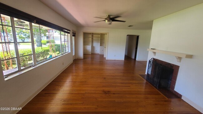 Building Photo - 4 Pleasant View Cir