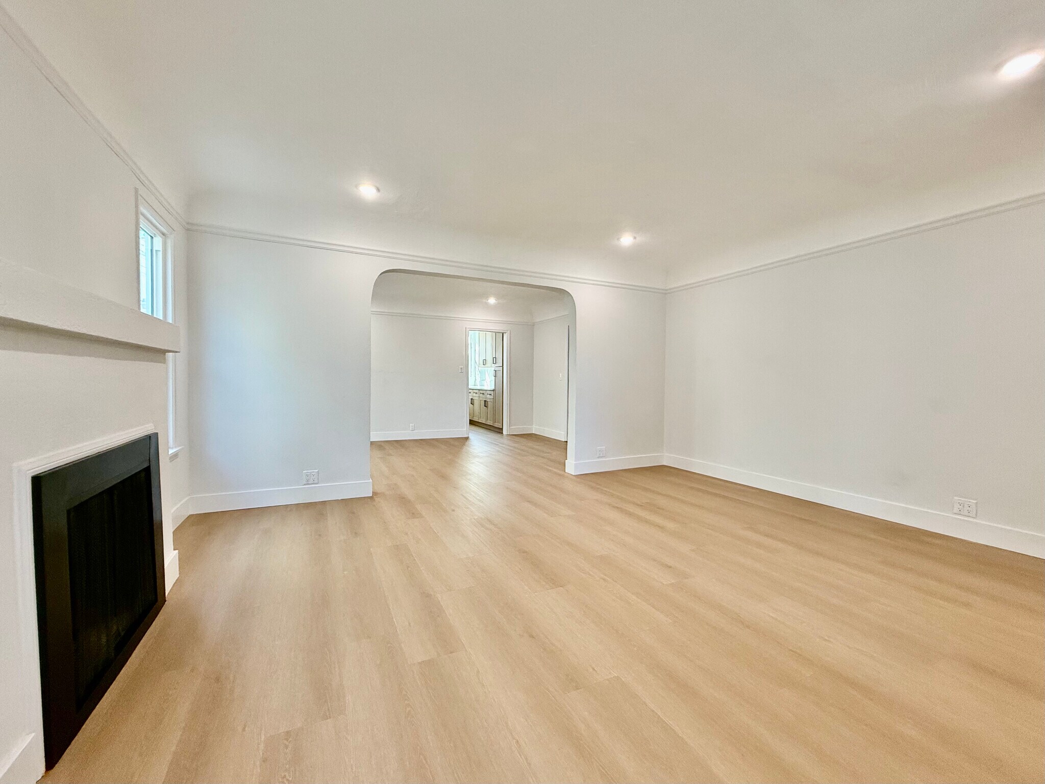 Building Photo - 1221 West Blvd