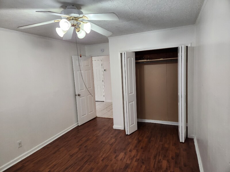 Building Photo - 235 Sunnylane Dr