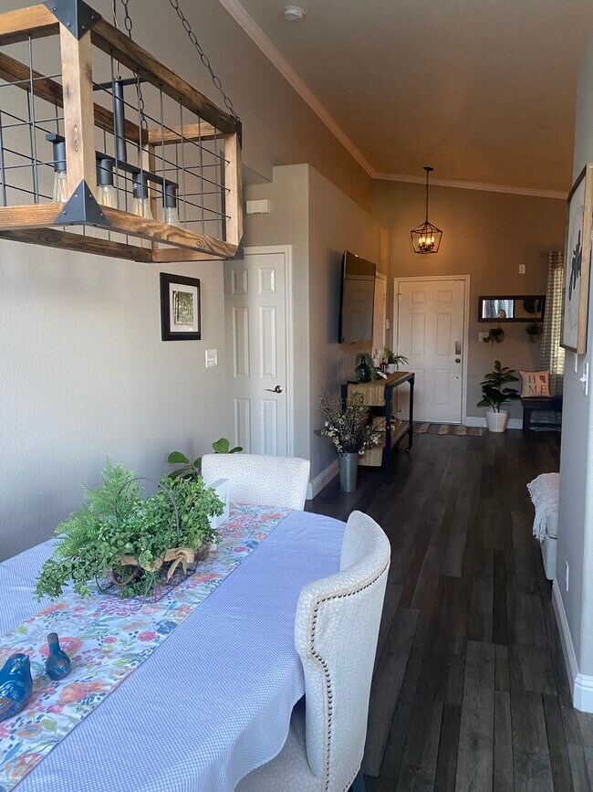 Building Photo - 7200 Ishi Point Ct