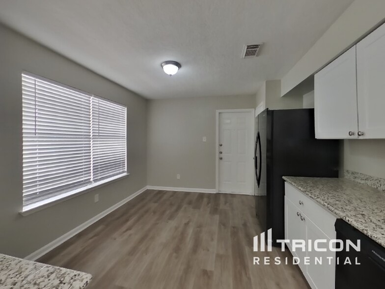 Building Photo - 8610 Orchard Ridge Ln