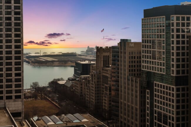 Building Photo - 111 E Chestnut St