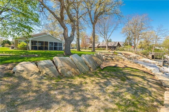 Building Photo - 3844 Edgewater Dr