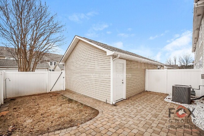 Building Photo - 18442 W Catawba Ave