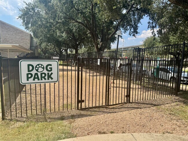 Building Photo - 8100 Cambridge St