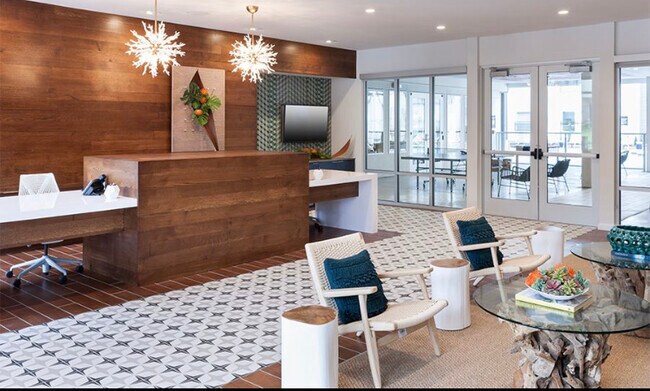 Building Photo - 2000 N Garrett Ave