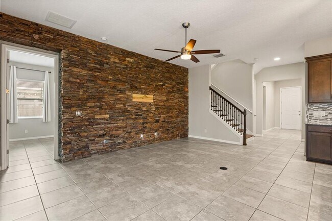 Building Photo - 1046 Grand Hilltop Dr