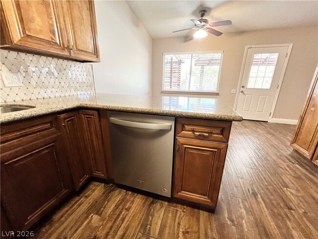 Building Photo - 6446 Meadowlark Ln