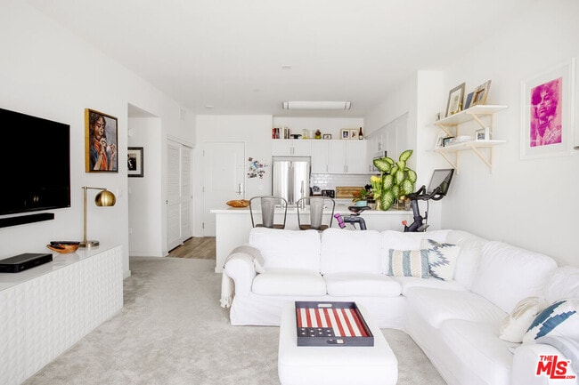 Building Photo - 12655 Bluff Creek Dr