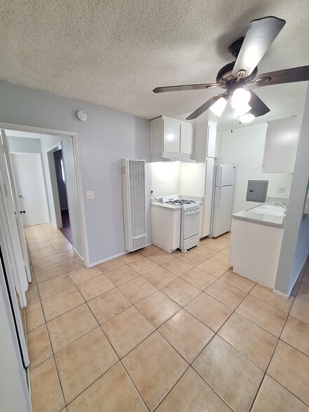 Building Photo - 4660 Kester Ave