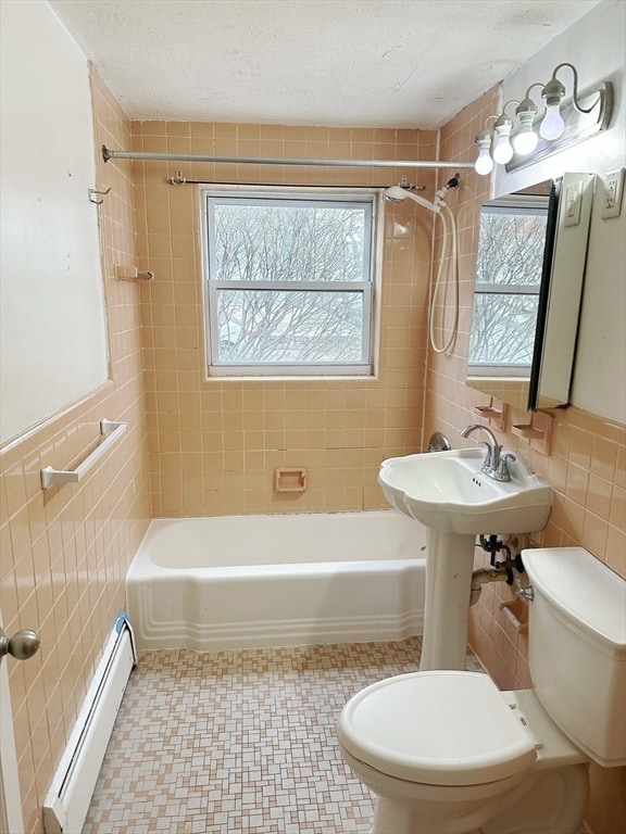 Building Photo - 39 Montvale Ave