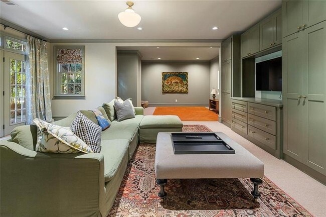 Building Photo - 5000 Long Island Dr