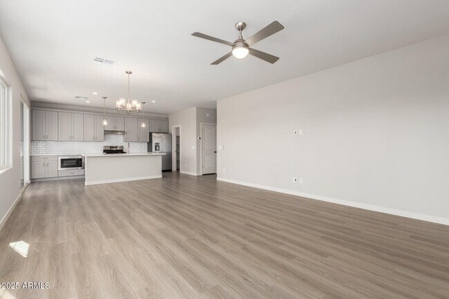 Building Photo - 1531 W Sierra Vista Dr