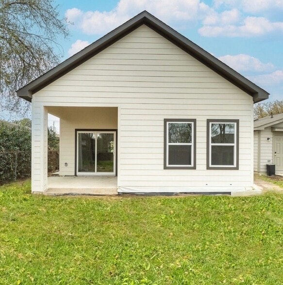 Building Photo - 7830 Nashville St