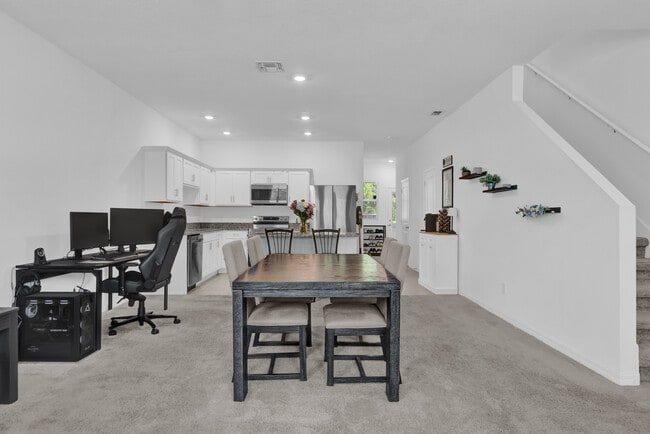 Building Photo - 3039 Springwell Lp