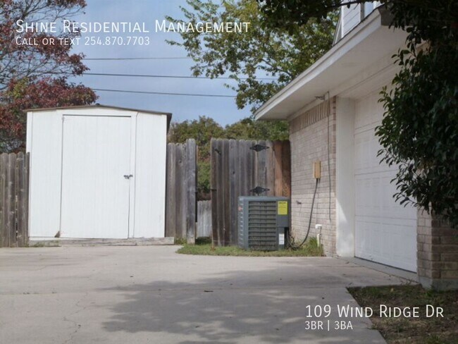 Building Photo - 109 Wind Ridge Dr