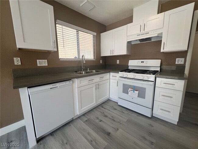Building Photo - 1368 Torington Dr