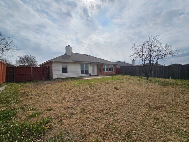 Building Photo - 3516 Valley Forge Dr