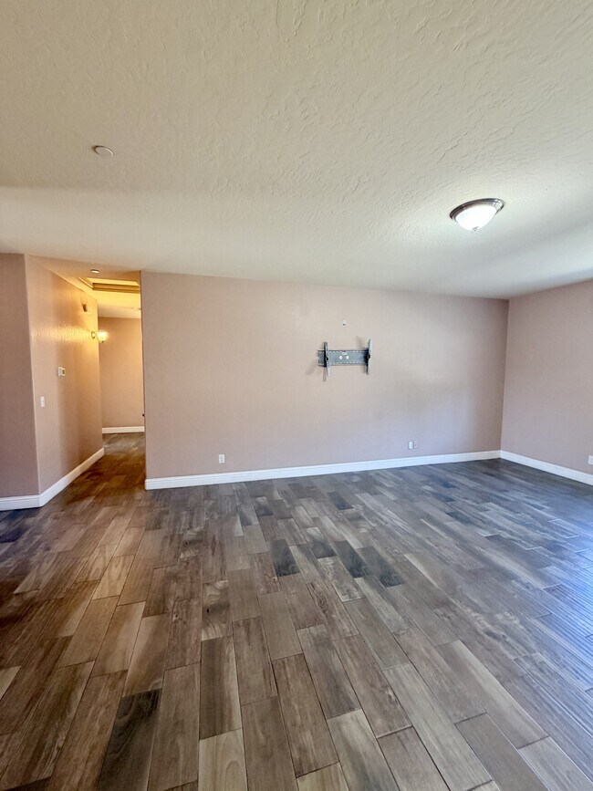 Building Photo - 1736 Berry St