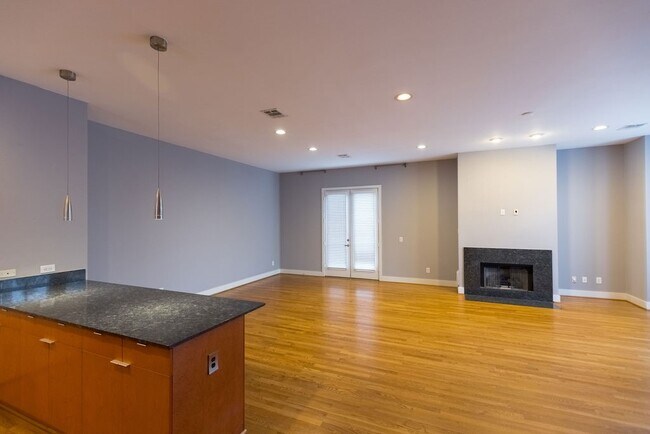 Building Photo - 2402 Morgan St