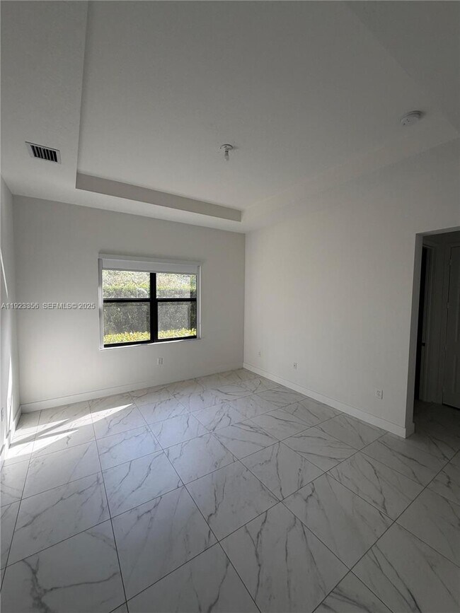 Building Photo - 4321 SW 173rd Ave