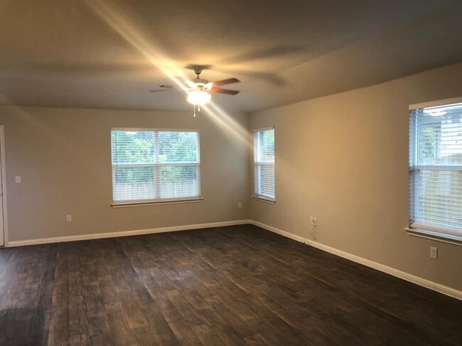 Building Photo - 3504 Blazeby Dr