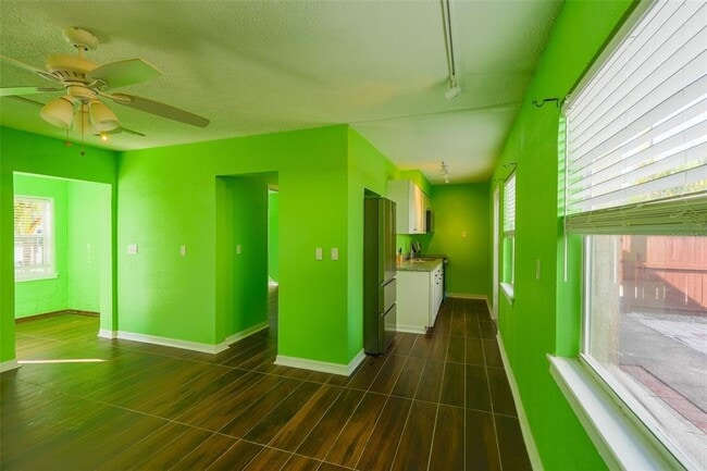 Building Photo - 115 145th Ave