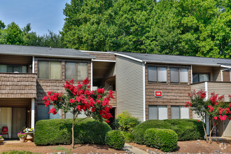 Building Photo - Foxcroft Apartments