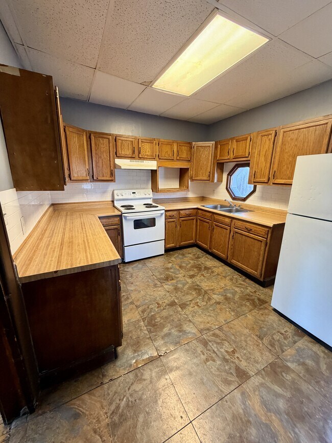 Building Photo - 98 Pierpont St