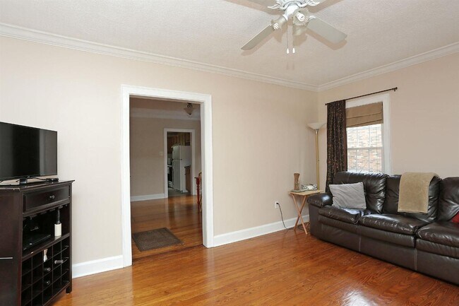 Building Photo - STUDENTS - Now Pre-Leasing for 26-27