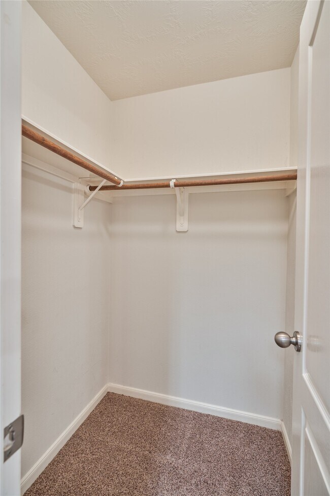 Building Photo - 17250 Lafayette Hollow Ln