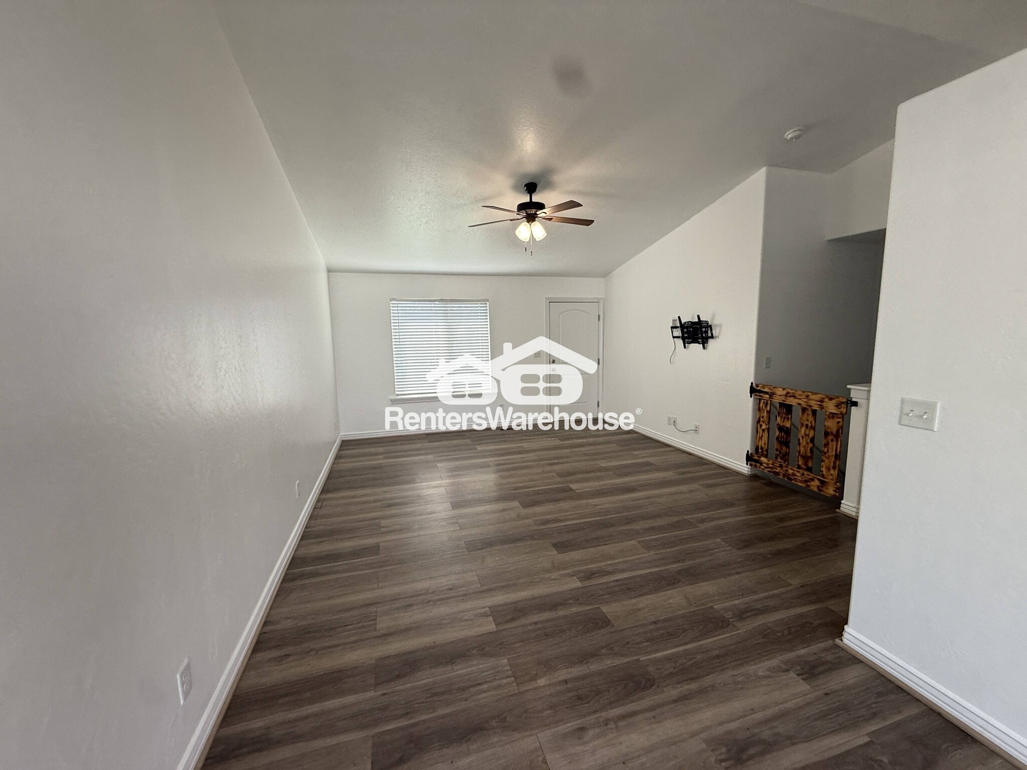 Building Photo - 1347 Skip St