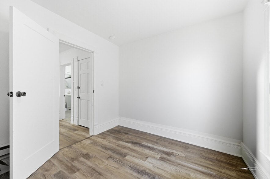 Building Photo - 107 Charles Ave