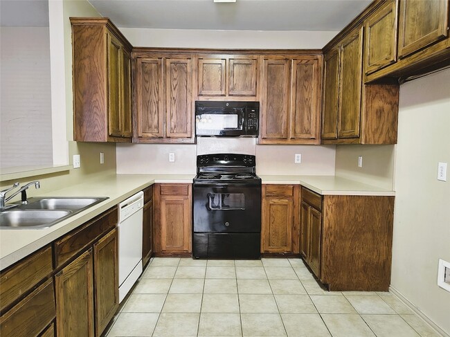 Building Photo - 5725 Swords Dr