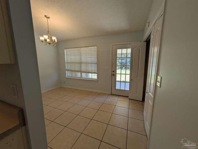 Building Photo - 3359 Green Briar Cir