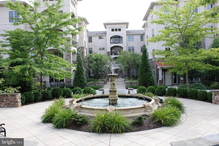 Building Photo - 213 Cornerstone Dr