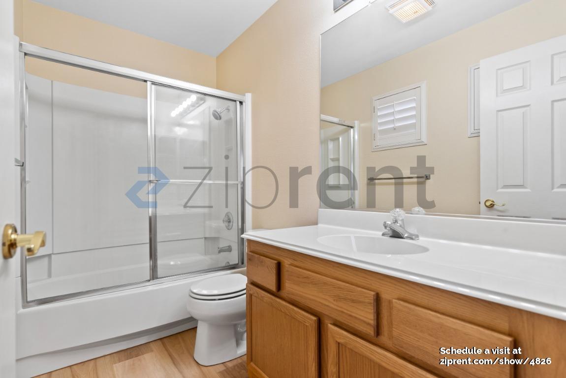 Building Photo - 439 Sandhurst Dr
