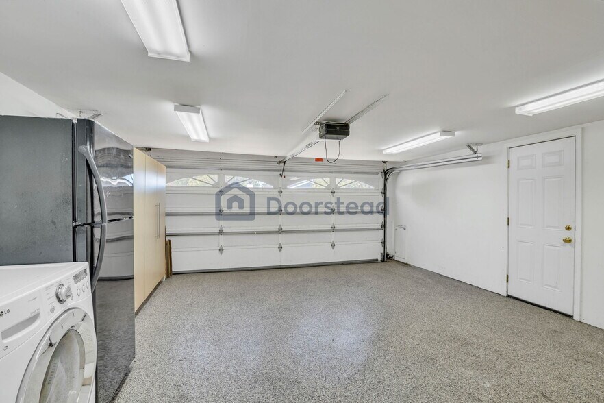 Building Photo - 505 Hiller St