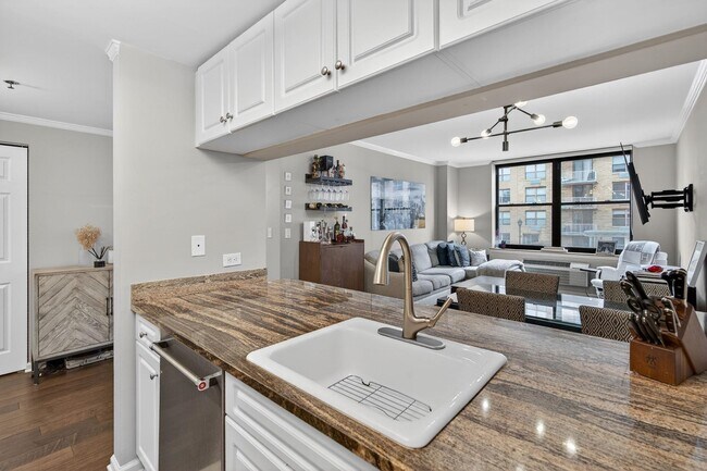 Building Photo - 2 Constitution Ct